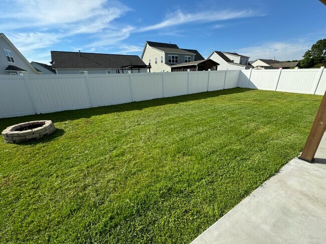 Building Photo - 54 Grovewood Dr