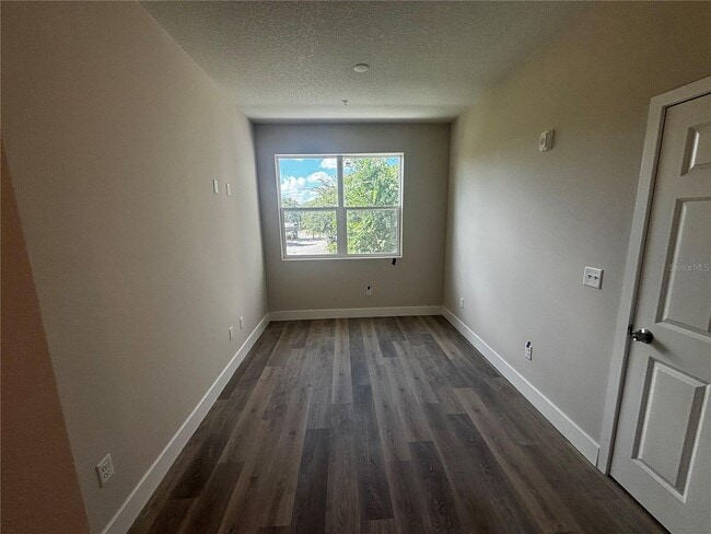 Building Photo - 4424 S Texas Ave