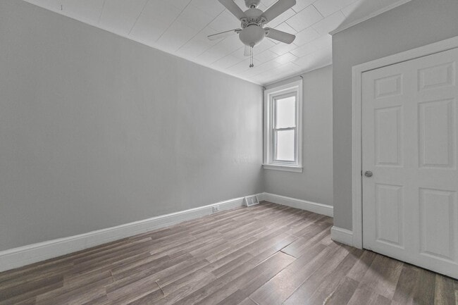 Building Photo - 9 E Basin St