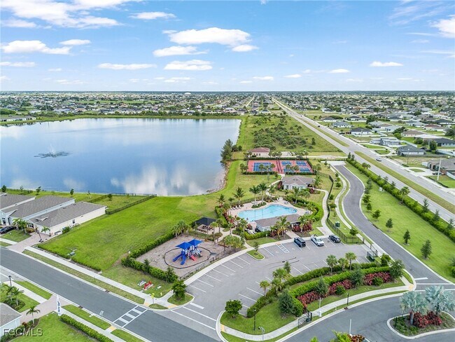 Building Photo - 425 Coral Reef Pl
