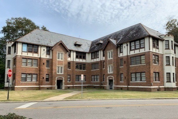 Building Photo - The Castle in Cloverdale