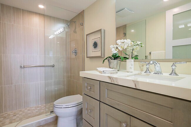 Building Photo - 2121 N Ocean Blvd