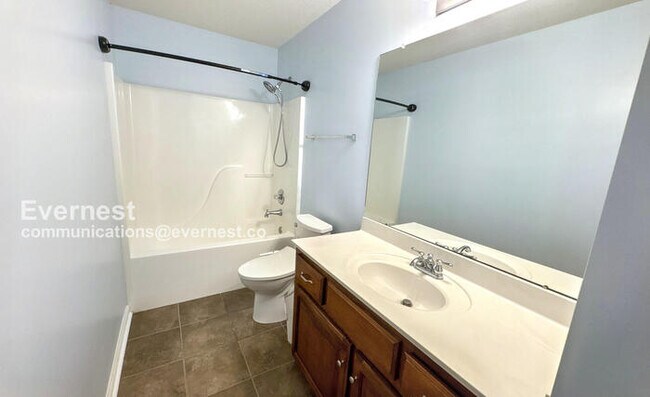 Building Photo - Charming 3-Bedroom Home with Garage / Pet-...