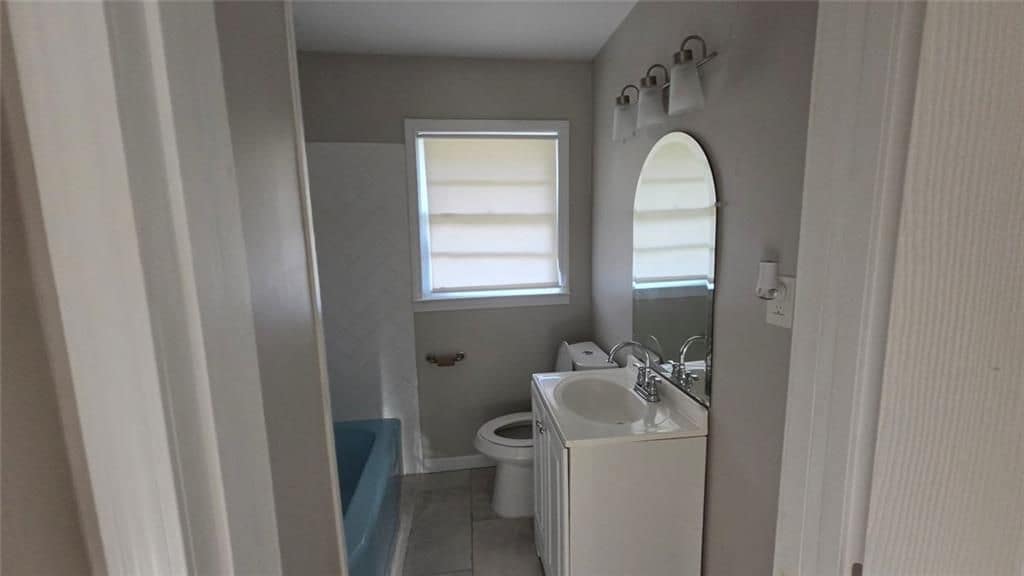 Building Photo - 136 Hillsdale Dr SE