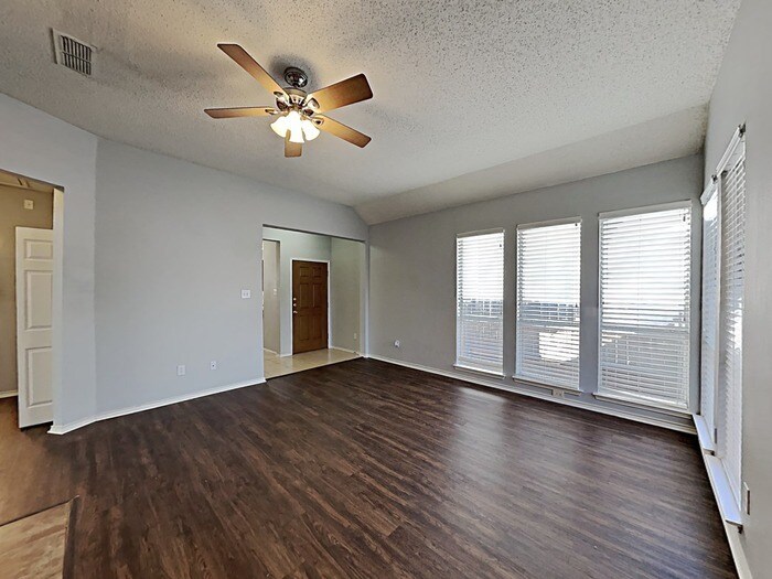 Building Photo - 4890 Lodgepole Ln