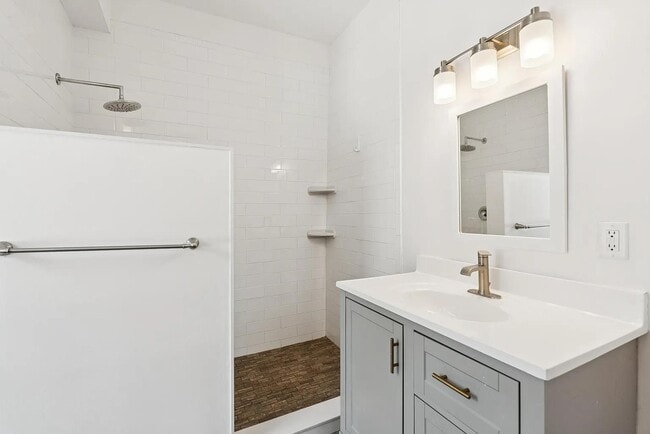 Building Photo - 13 Atlantic St