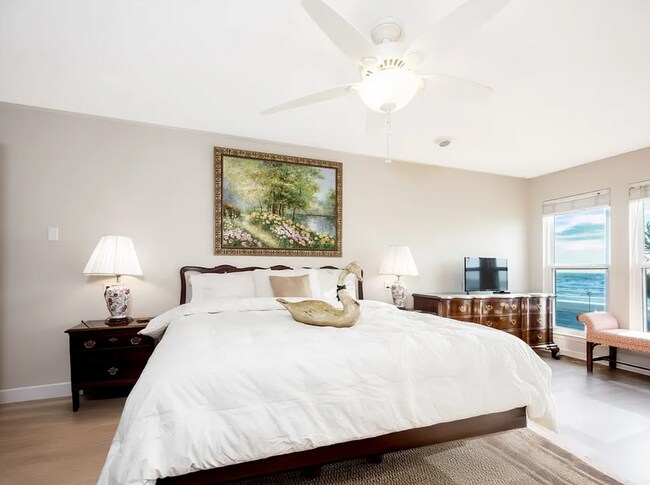 Building Photo - 8316 Seawall Blvd