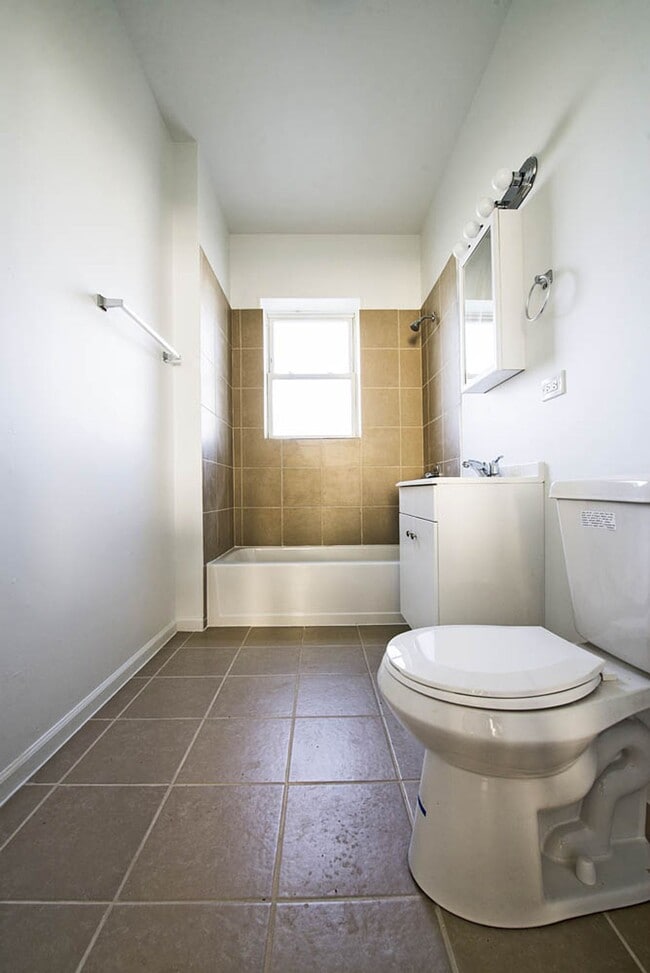 Building Photo - 7120-32 S Wabash Chicago, IL 60619