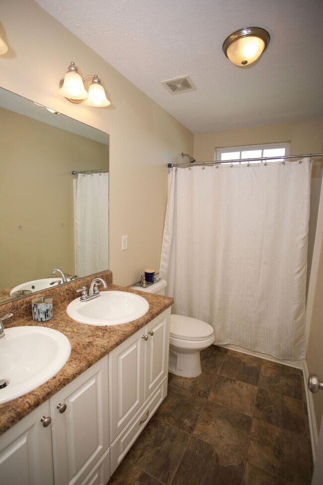Building Photo - 484 Brantley Cove Cir