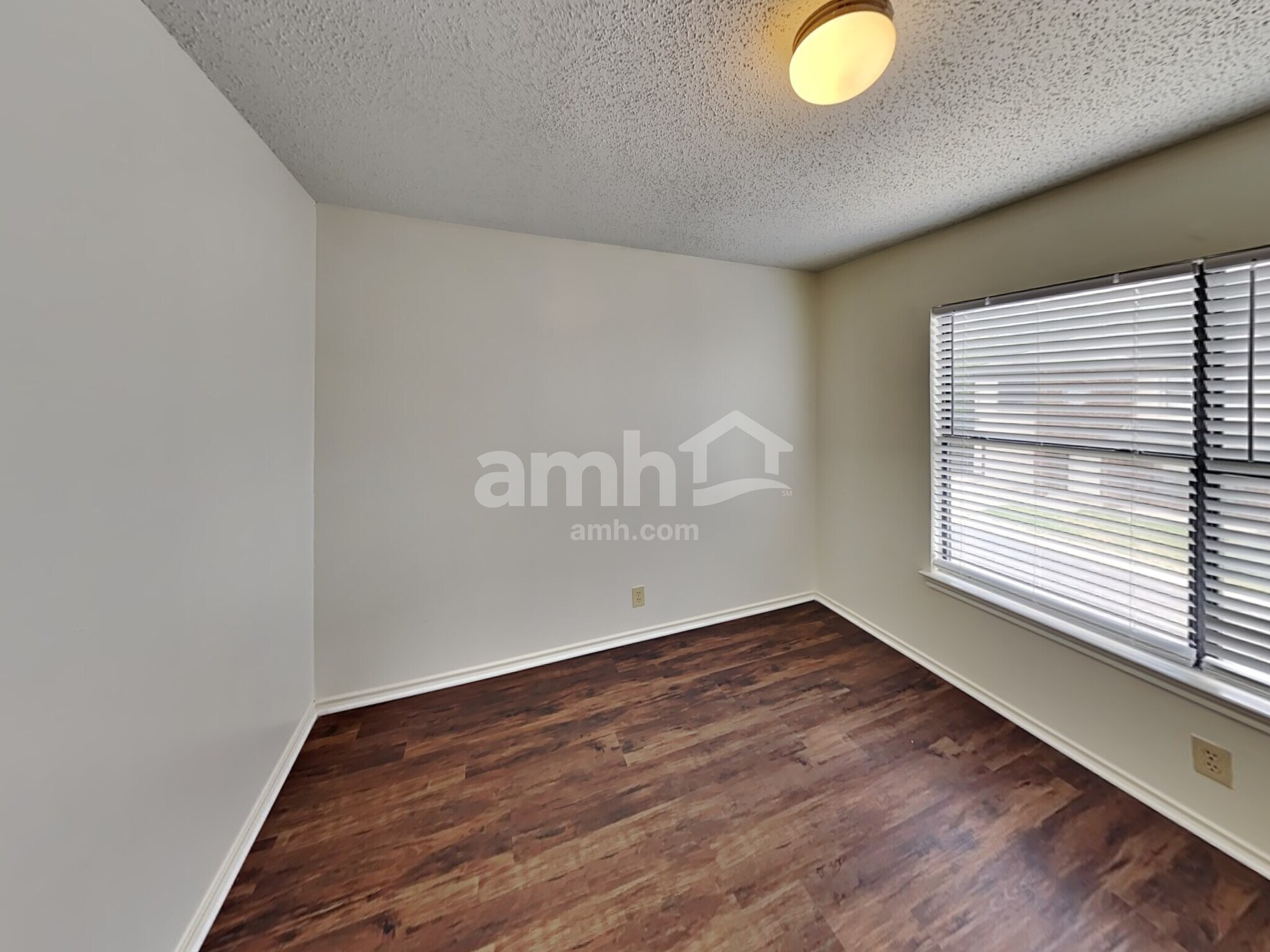 Building Photo - 8931 Kenton Briar