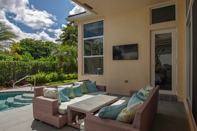 Building Photo - 7916 Montecito Pl