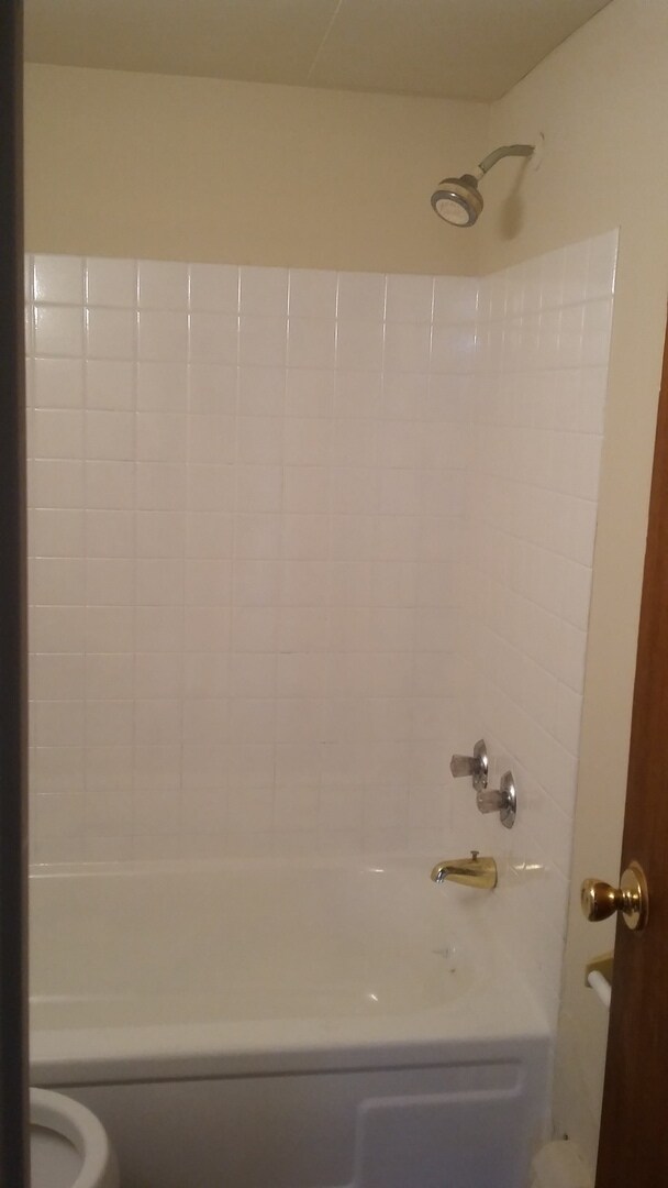 Building Photo - THOMAS_3032