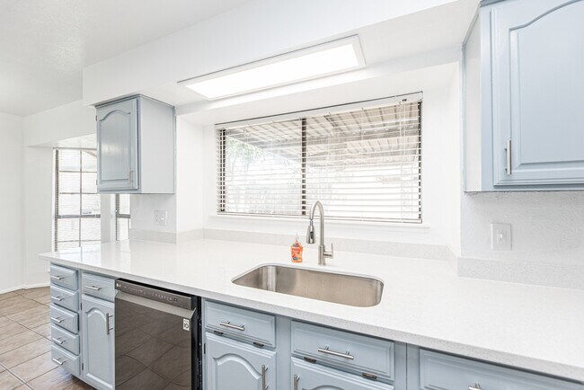 Building Photo - 16814 Kilwinning Dr