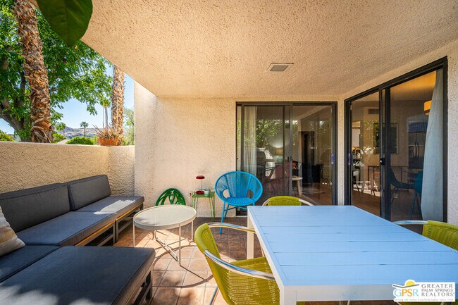 Building Photo - 2094 Normandy Ct
