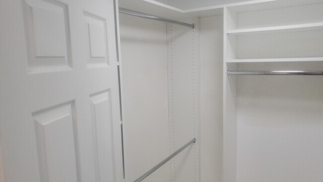 Building Photo - 6257 Gatewood