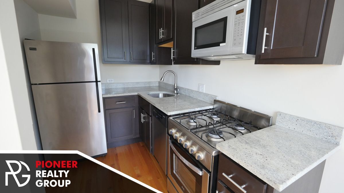 Building Photo - 4614 N Paulina St