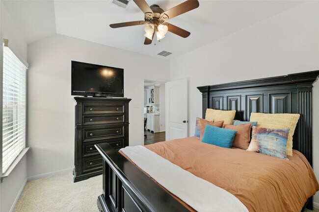 Building Photo - 17611 Fossil Ridge Ln