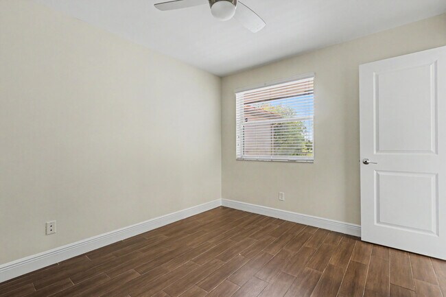 Building Photo - 1250 SW 113th Terrace