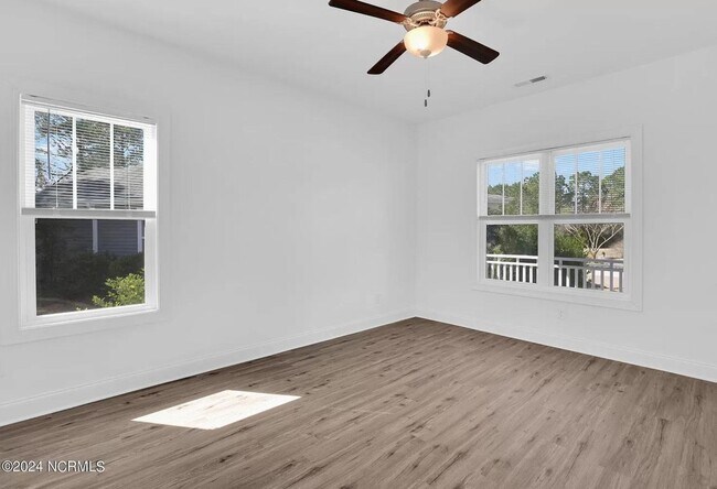 Building Photo - 455 Belvedere Dr