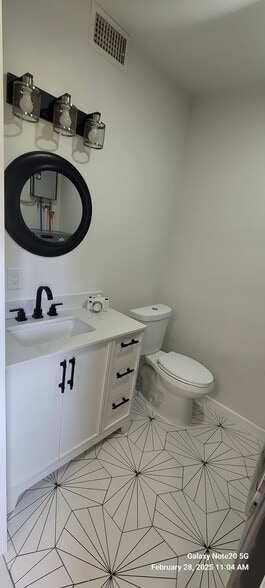 Building Photo - 3420 Ash St