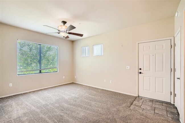 Building Photo - Move-In Special - 2bed/2bath Foothills Rio...