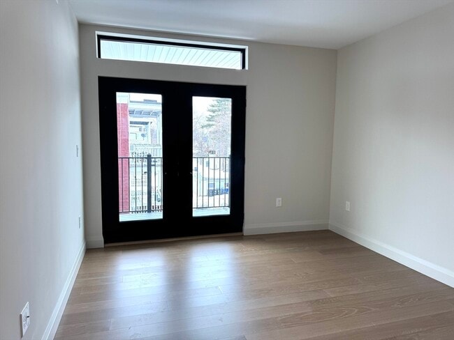 Building Photo - 100 Lincoln St