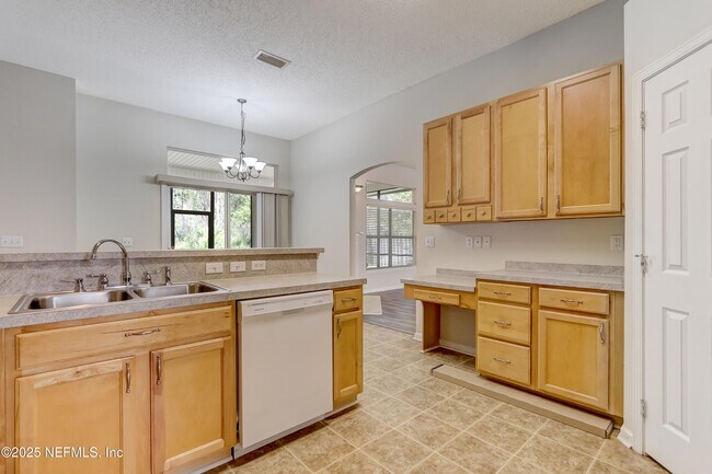 Building Photo - 749 Grand Parke Dr