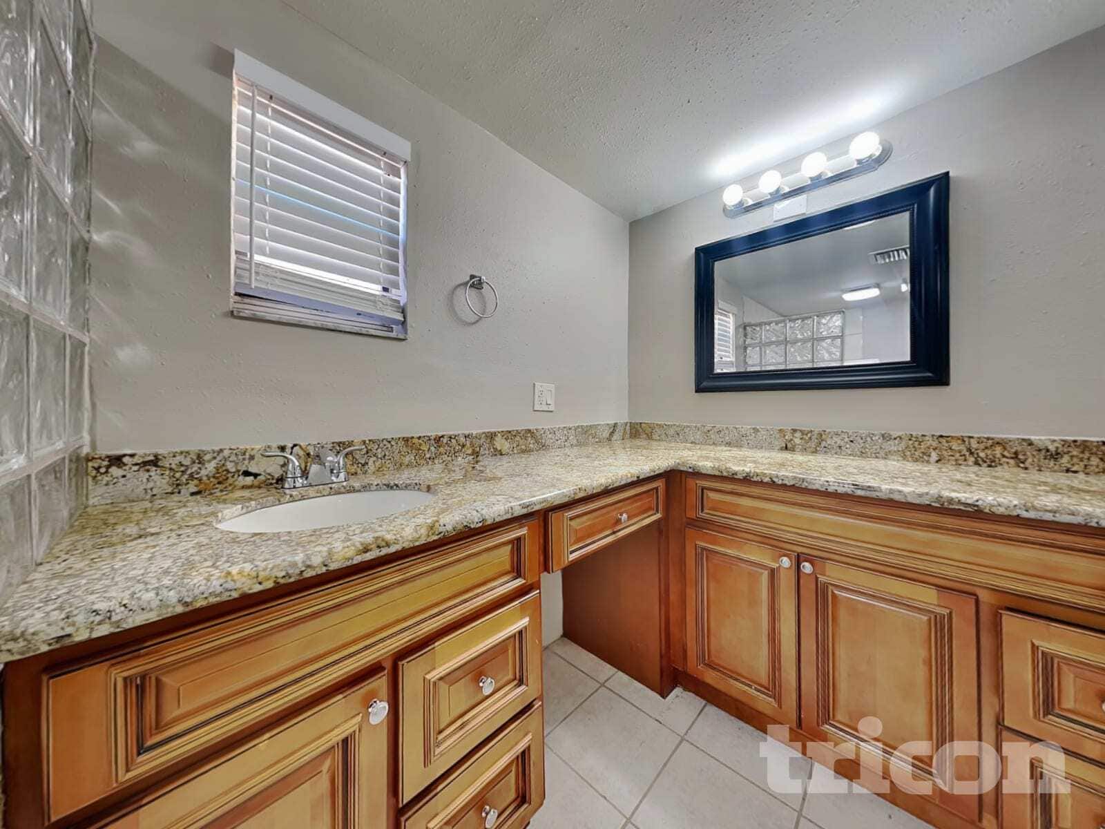 Building Photo - 14931 Pine Crest Rd