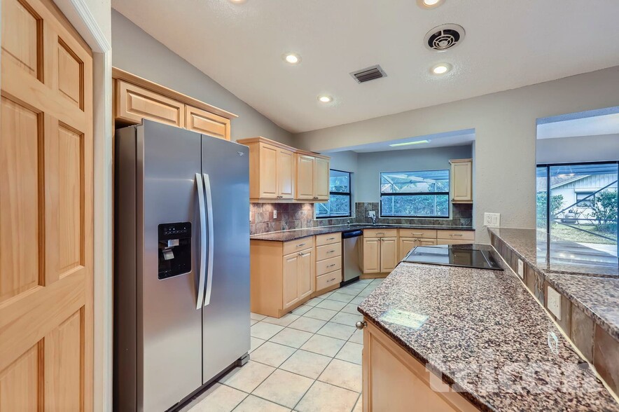 Building Photo - 1736 Pine Creek Ct