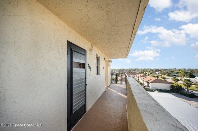 Building Photo - 500 Palm Springs Blvd