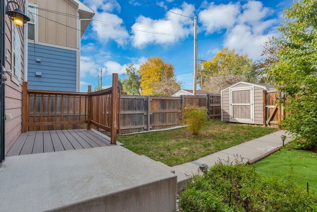 Building Photo - 1577 Chase St