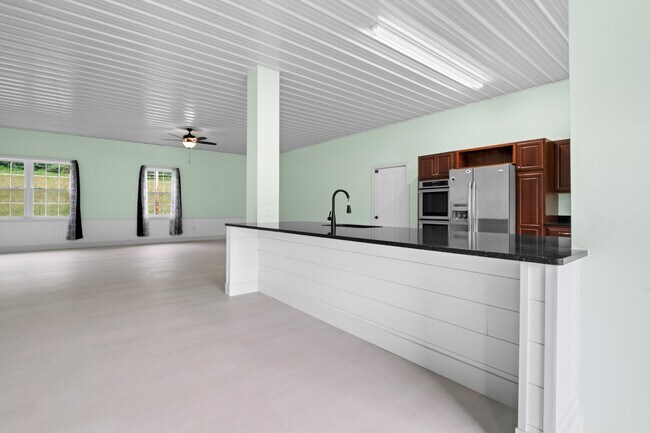 Building Photo - 7795 Loches Rd