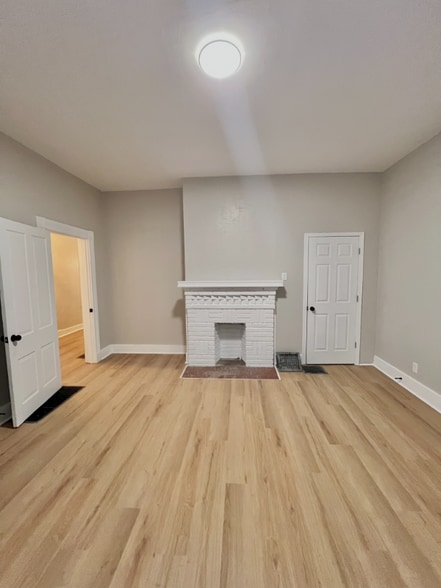 Building Photo - 4932 Roanoke St