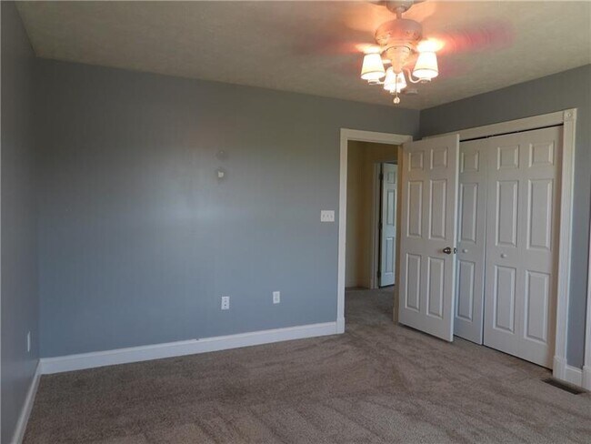 Building Photo - 1345 Sandstone Dr