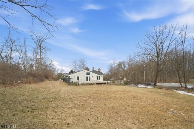 Building Photo - 17 Richter St