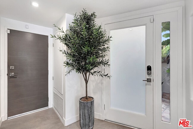 Building Photo - 6442 Lunita Rd