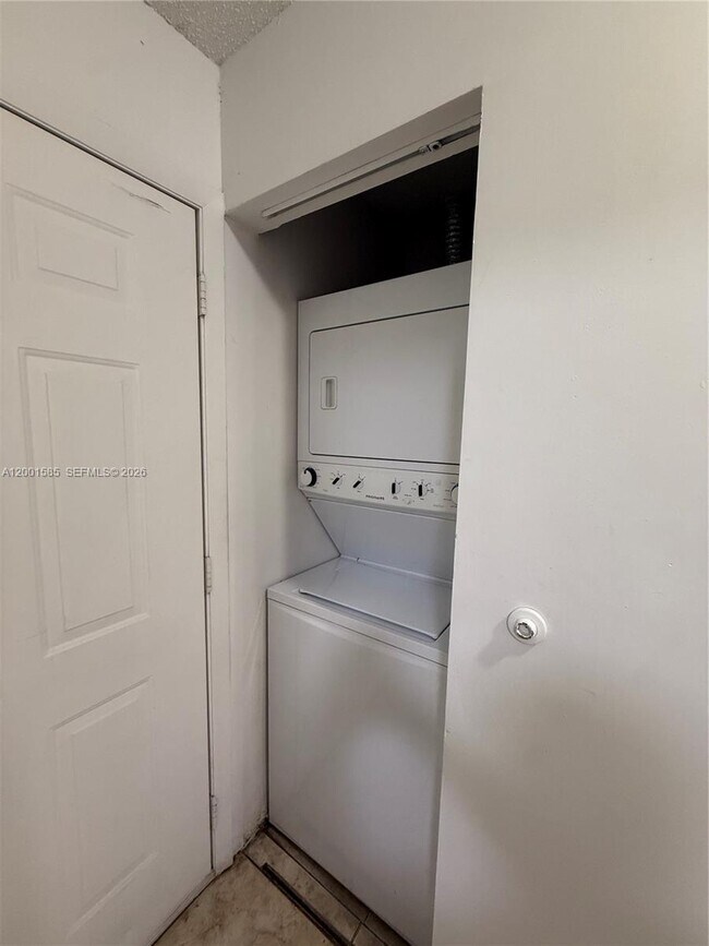 Building Photo - 8851 NW 119th St