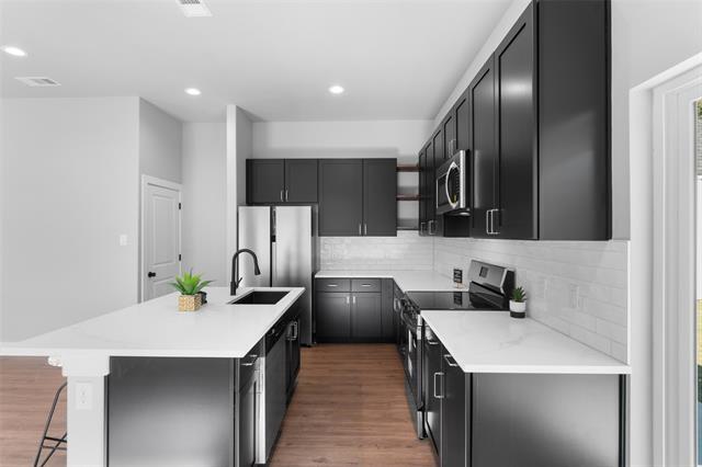 Building Photo - 612 N Robinson St