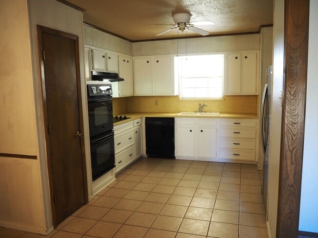 Building Photo - 118 Perkins Rd