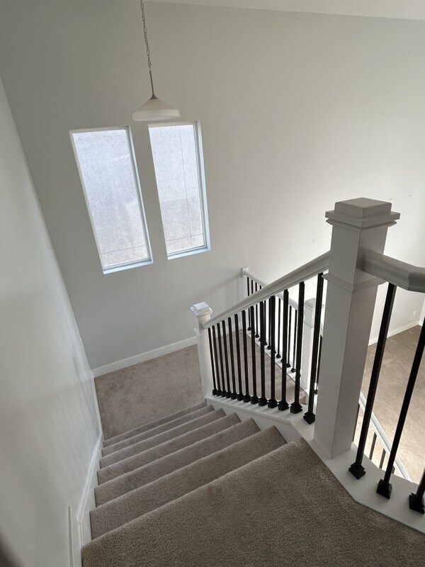 Building Photo - 221 N Stone Gate Dr
