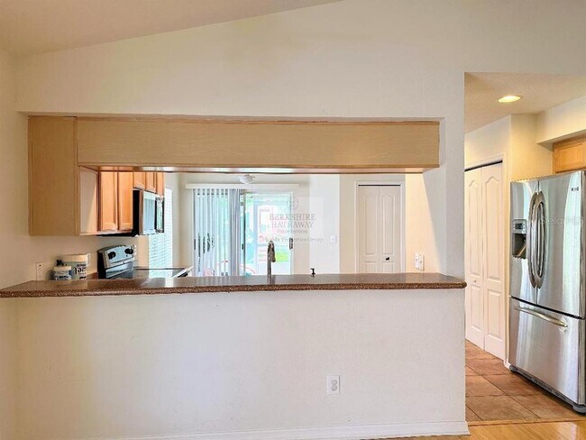 Building Photo - 7851 Foxgrove Dr
