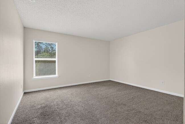 Building Photo - Great location! Great price! Great home!