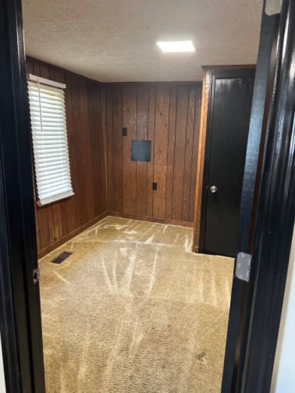 Building Photo - 7152 Hall Rd