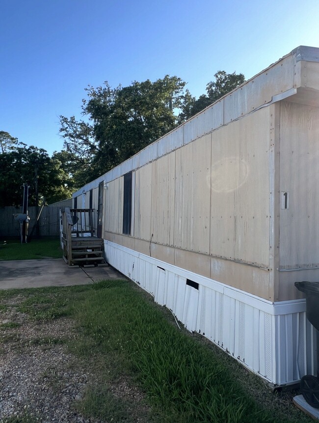 Building Photo - 1511 Jones St