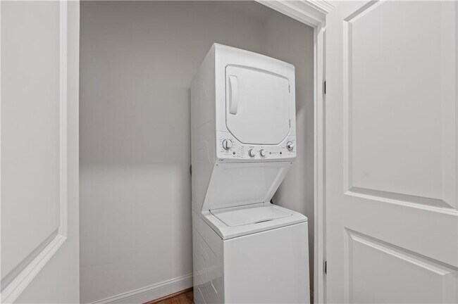 Building Photo - 360 Ponce De Leon Ave NE