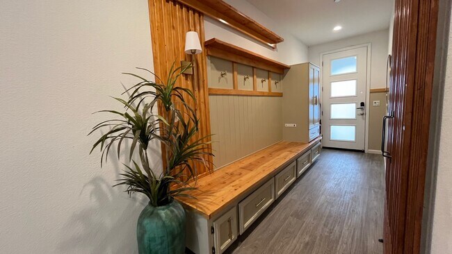 Building Photo - 8809 Polka Way