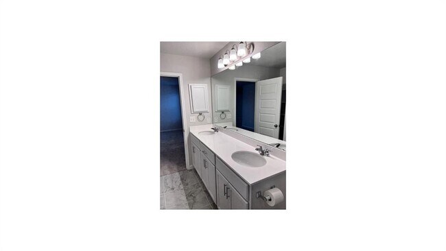 Building Photo - 320 Rend Dr