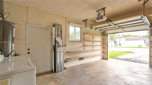 Building Photo - 8942 SW 16th St