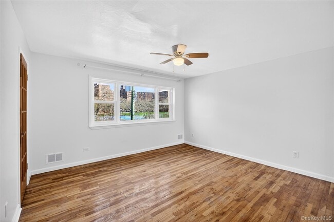 Building Photo - 2112 Lacombe Ave