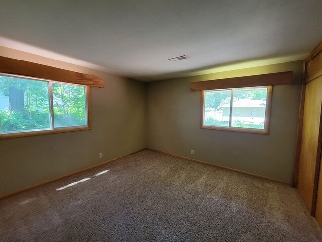 Building Photo - 1103 College St